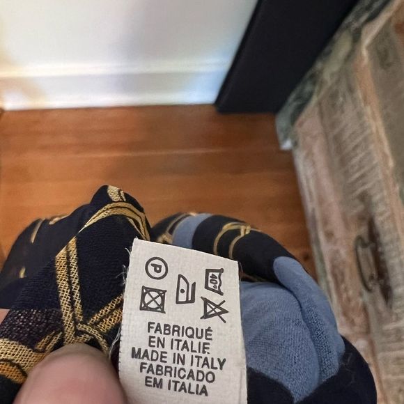 Scarf  - Picture 4 of 4